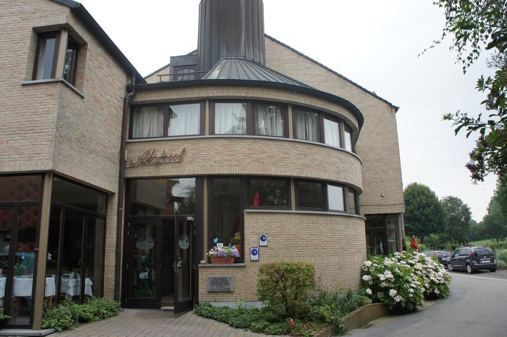 Alsput Hotel Halle  Buitenkant foto